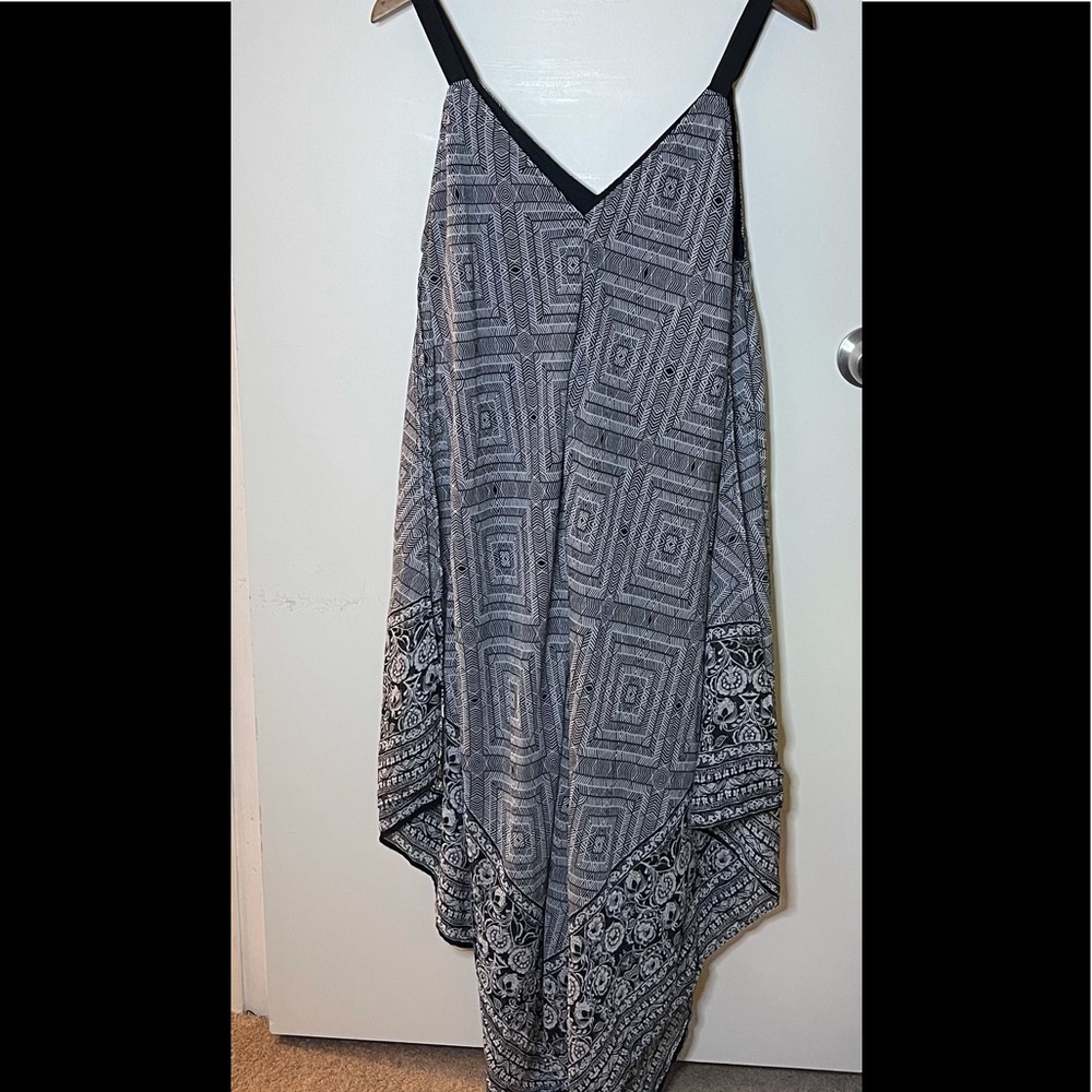Fever women’s lined handkerchief dress black and white